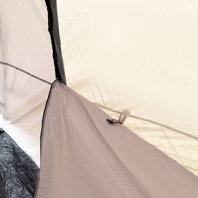 Bir Aracın Arkasına Bağlanan Açık Hava Kamp Çift Katmanlı Çadır