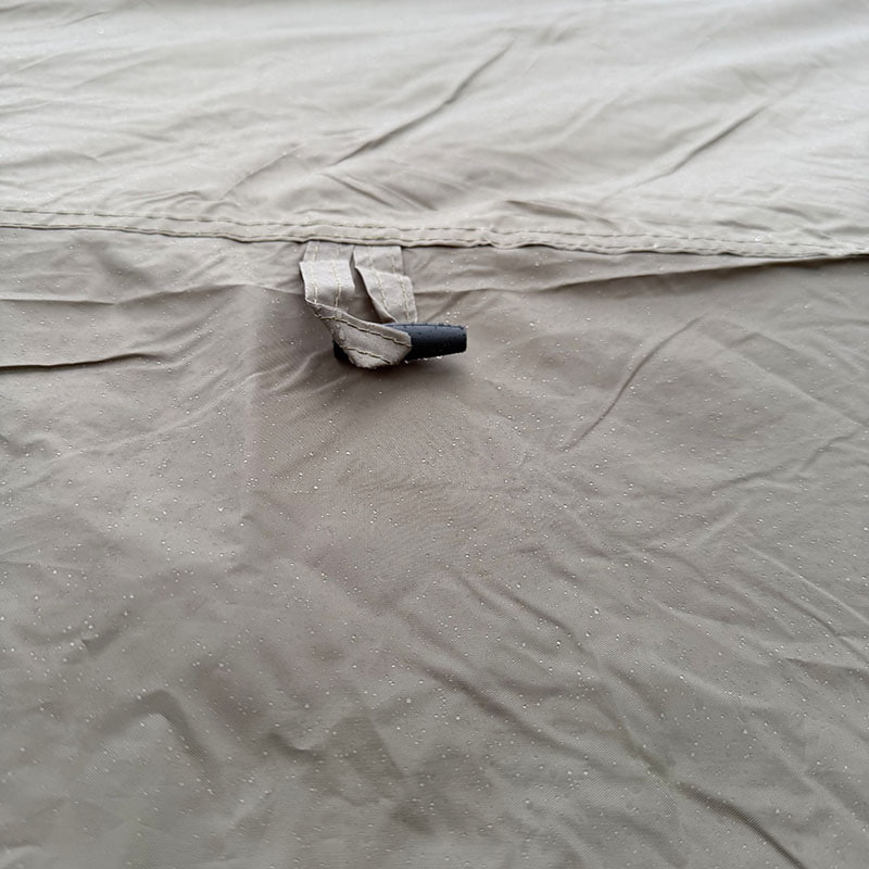 Bir Aracın Arkasına Bağlanan Açık Hava Kamp Çift Katmanlı Çadır